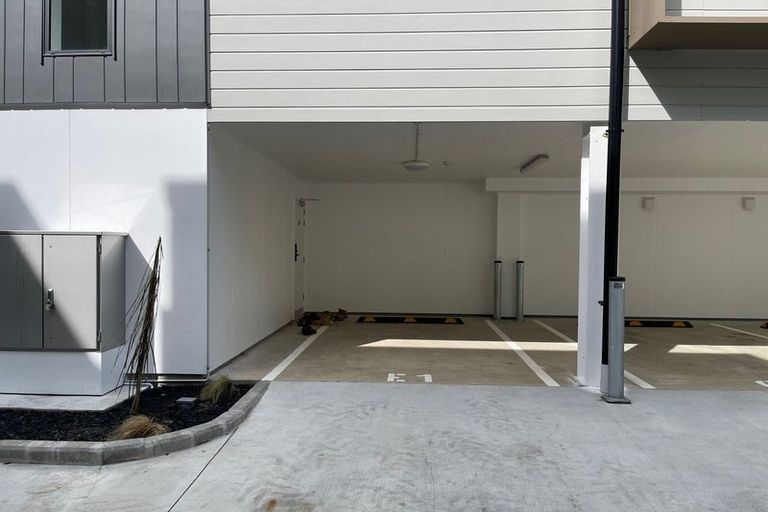 Photo of property in 1/5g Dishys Road, Flat Bush, Auckland, 2019
