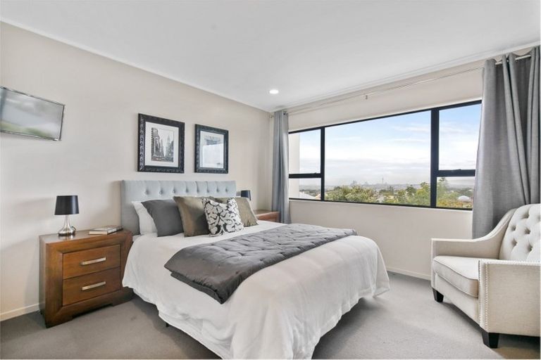 Photo of property in 4/8 City View Terrace, Birkenhead, Auckland, 0626
