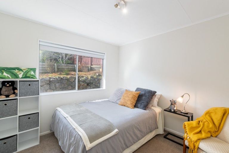 Photo of property in 71 Blue Mountains Road, Pinehaven, Upper Hutt, 5019