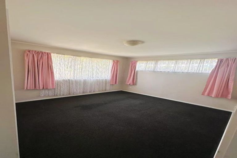 Photo of property in 12 Lyren Place, Half Moon Bay, Auckland, 2012