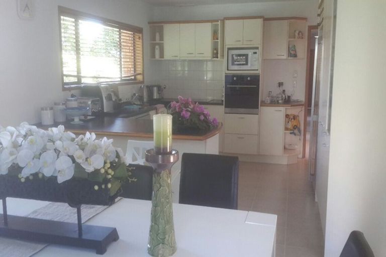 Photo of property in 21 Voltaire Court, Botany Downs, Auckland, 2010