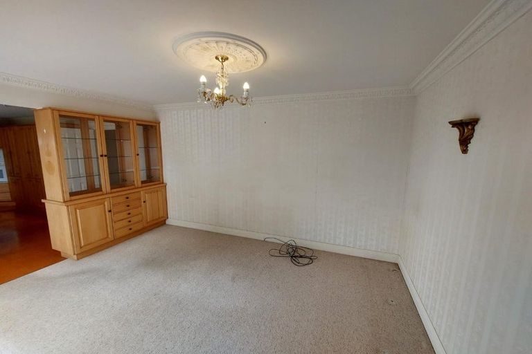 Photo of property in 21 Oakpark Place, West Harbour, Auckland, 0618