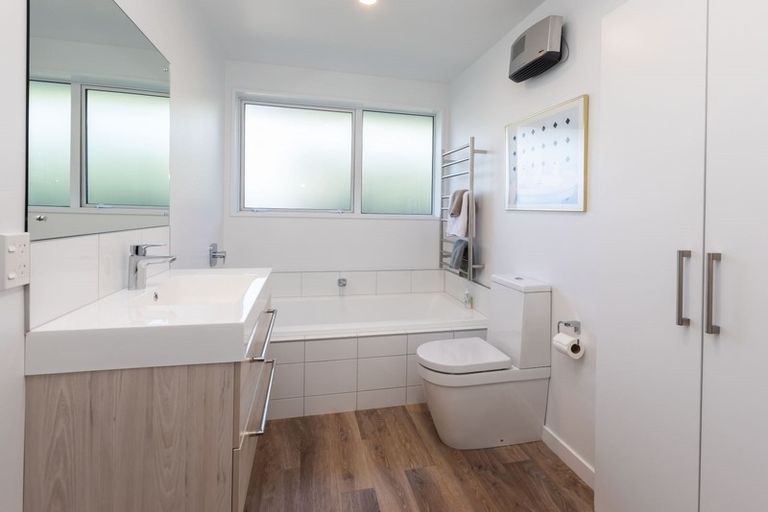 Photo of property in 35 Delph Street, Avonhead, Christchurch, 8042