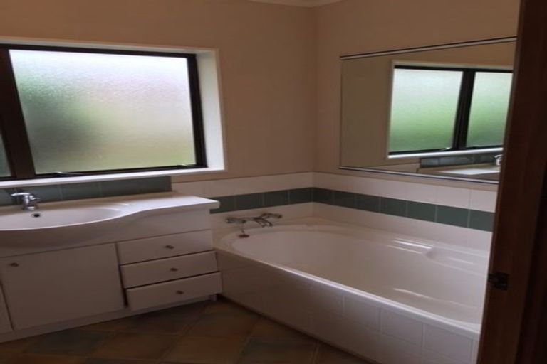 Photo of property in 16b Reidy Place, Pukekohe, 2120