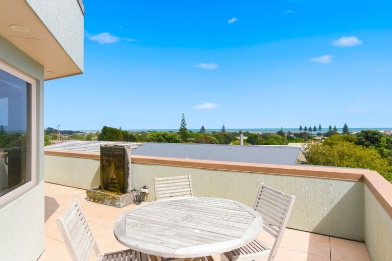 Photo of property in 43 Manuka Street, Otaki Beach, Otaki, 5512