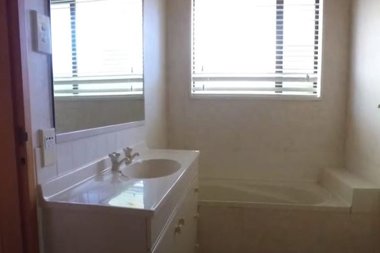 Photo of property in 30 Kintyre Drive, Broomfield, Christchurch, 8042