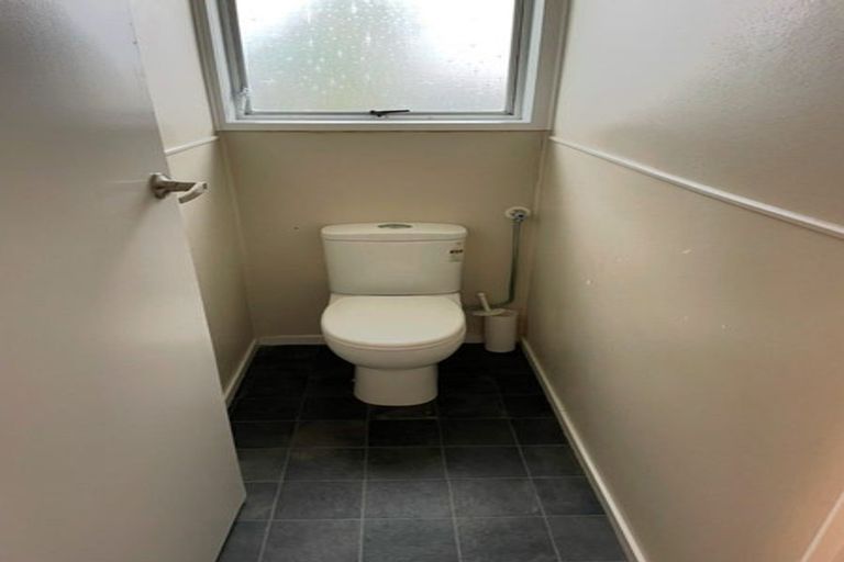 Photo of property in 20 Ewbank Place, Manurewa, Auckland, 2102