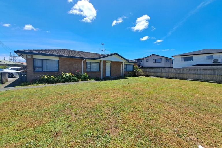 Photo of property in 1/303 Massey Road, Mangere East, Auckland, 2024