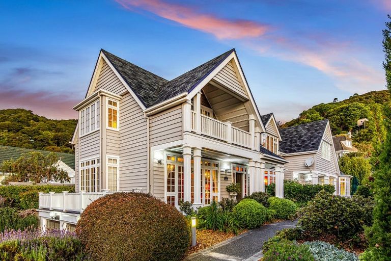 Photo of property in 6 Cheviot Road, Lowry Bay, Lower Hutt, 5013