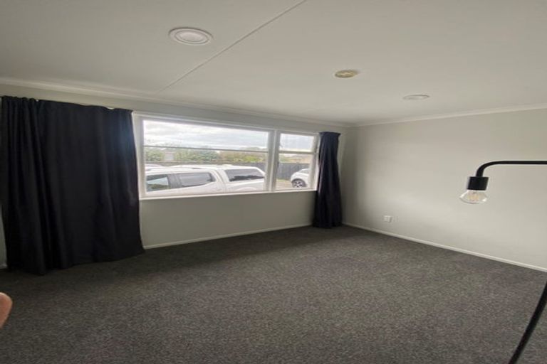 Photo of property in 14 Lewis Place, Highbury, Palmerston North, 4412