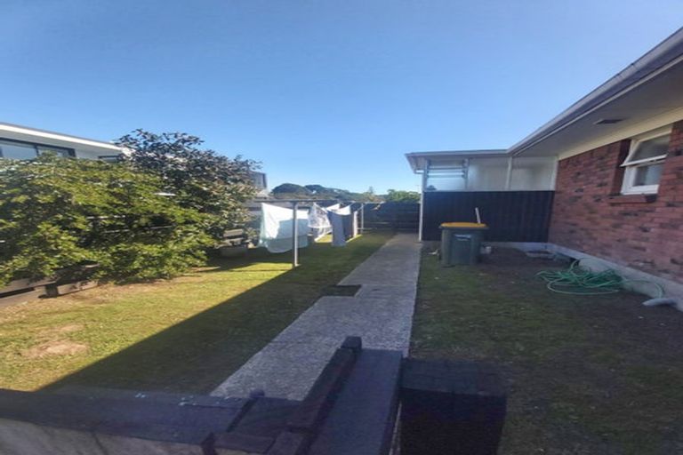 Photo of property in 2/766 Beach Road, Browns Bay, Auckland, 0630