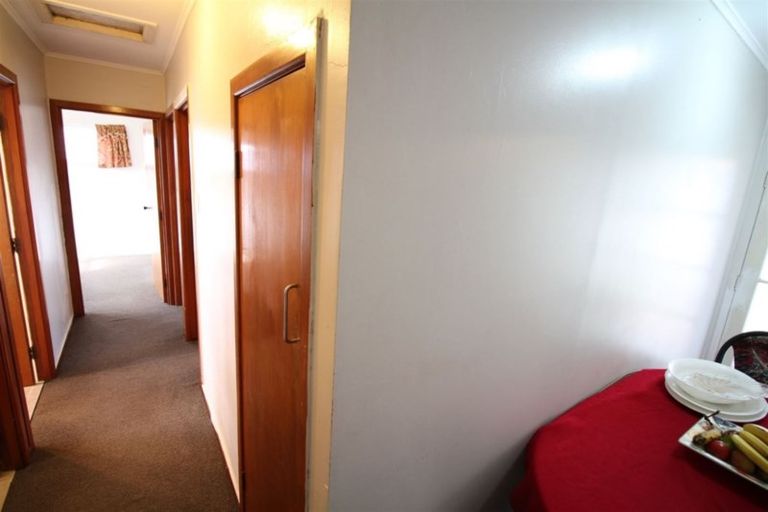 Photo of property in 124 Robertson Road, Mangere East, Auckland, 2024