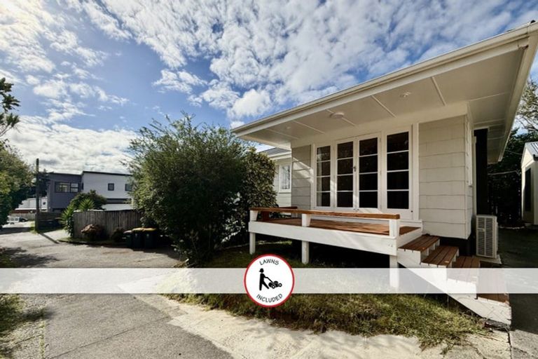Photo of property in 56 Christmas Road, Manurewa, Auckland, 2102