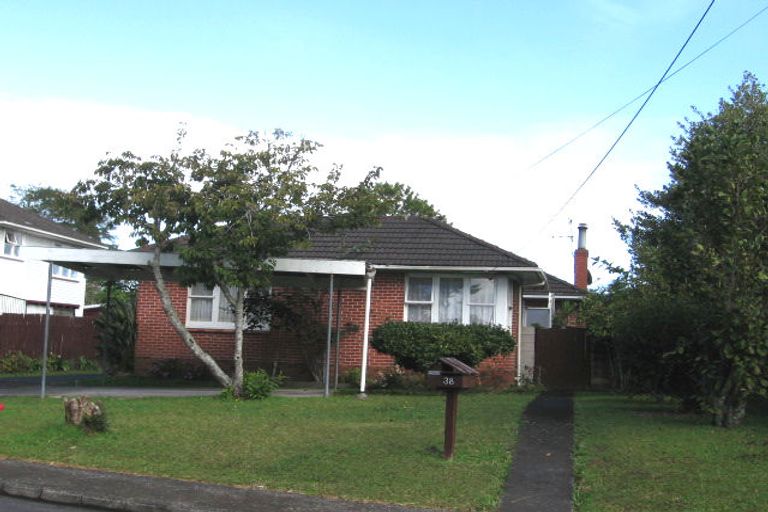 Photo of property in 32 Longburn Road, Henderson, Auckland, 0610
