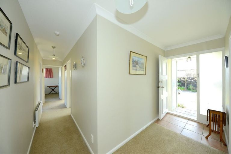 Photo of property in 51 Kent Lodge Avenue, Avonhead, Christchurch, 8042