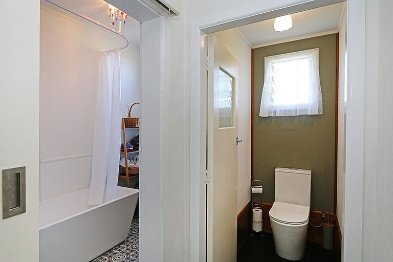 Photo of property in 357 Ketemarae Road, Hawera, 4675