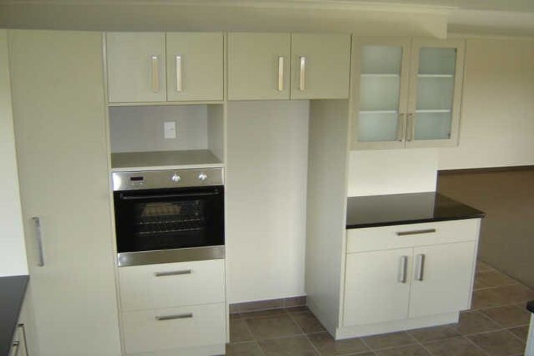 Photo of property in 23 Gandalf Crescent, Paraparaumu, 5032