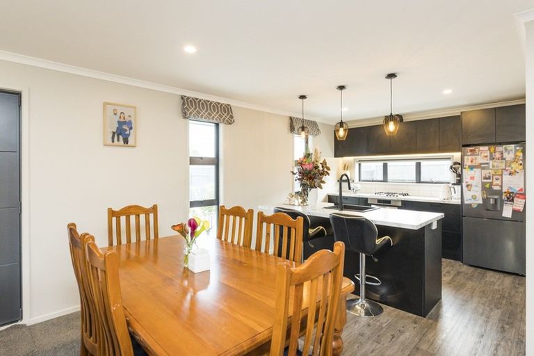 Photo of property in 3 Rangeview Drive, Kelvin Grove, Palmerston North, 4414