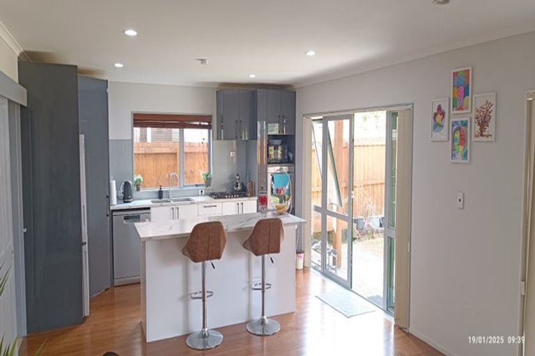 Photo of property in 38 Maypark Crescent, Flat Bush, Auckland, 2016