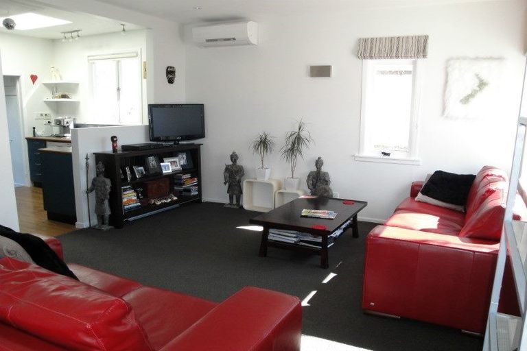 Photo of property in 25 Rua Street, Lyall Bay, Wellington, 6022