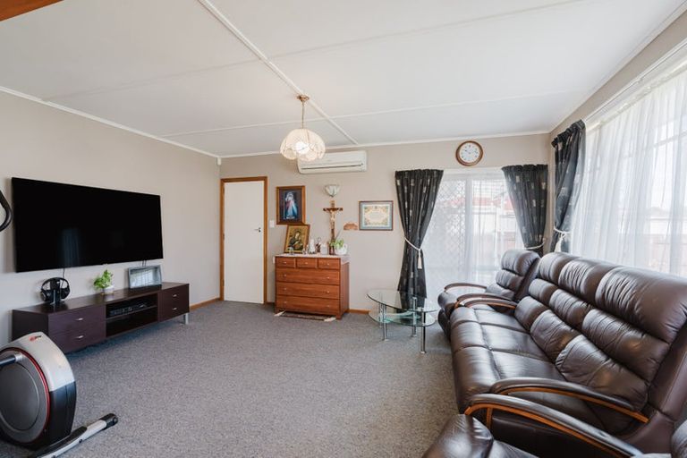Photo of property in 18 Carrington Avenue, Hillcrest, Hamilton, 3216