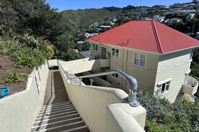Photo of property in 20u5 Saint Michaels Crescent, Kelburn, Wellington, 6012