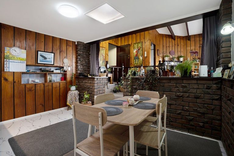 Photo of property in 20 Humphrey Kemp Avenue, Henderson, Auckland, 0612