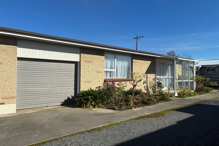 Photo of property in 2/12 Chaucer Street, Milton, 9220