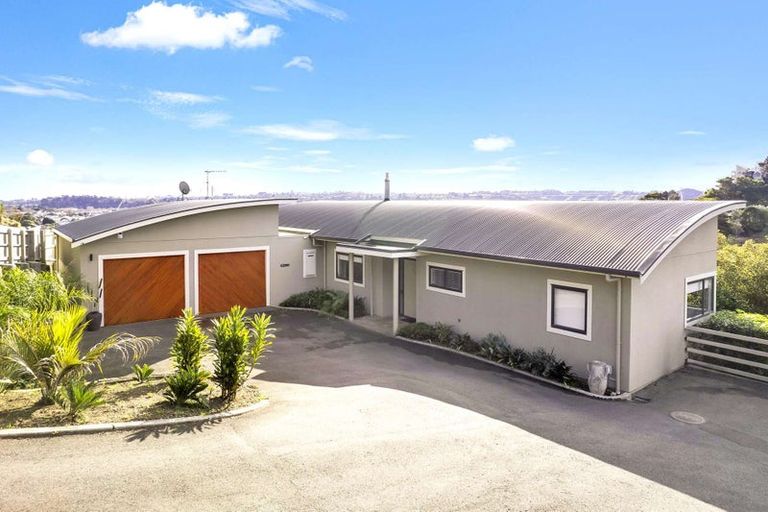 Photo of property in 1 Shakespeare Road, Bastia Hill, Whanganui, 4500
