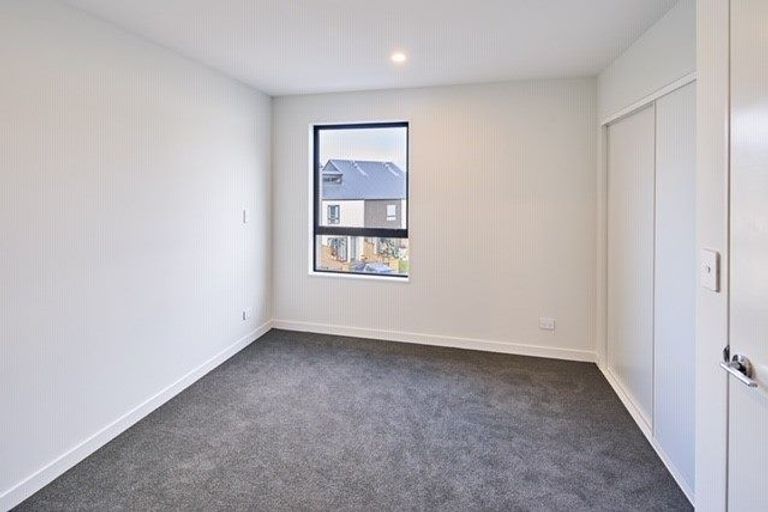 Photo of property in 33 Fraser Avenue, Johnsonville, Wellington, 6037