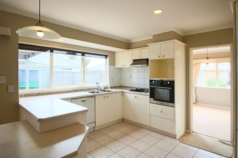 Photo of property in 65 Bob Charles Drive, Golflands, Auckland, 2013