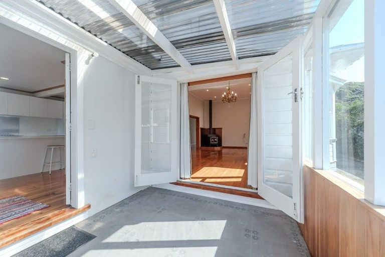 Photo of property in 89 Derwent Street, Island Bay, Wellington, 6023