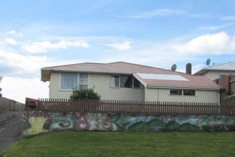 Photo of property in 27 Kowhai Street, Castlecliff, Whanganui, 4501