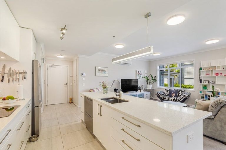 Photo of property in 96 Panorama Heights, Orewa, 0931