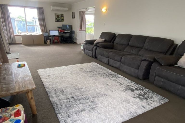 Photo of property in 19 Dunstan Crescent, Hornby, Christchurch, 8042
