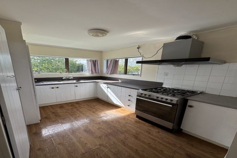 Photo of property in 1/19 College Road, Northcote, Auckland, 0627