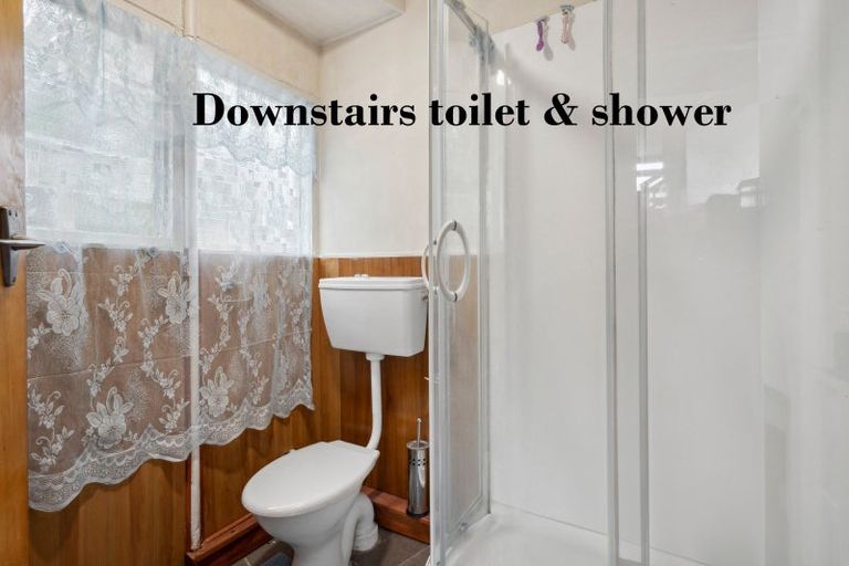 Photo of property in 12 Lane Crescent, Tawa, Wellington, 5028