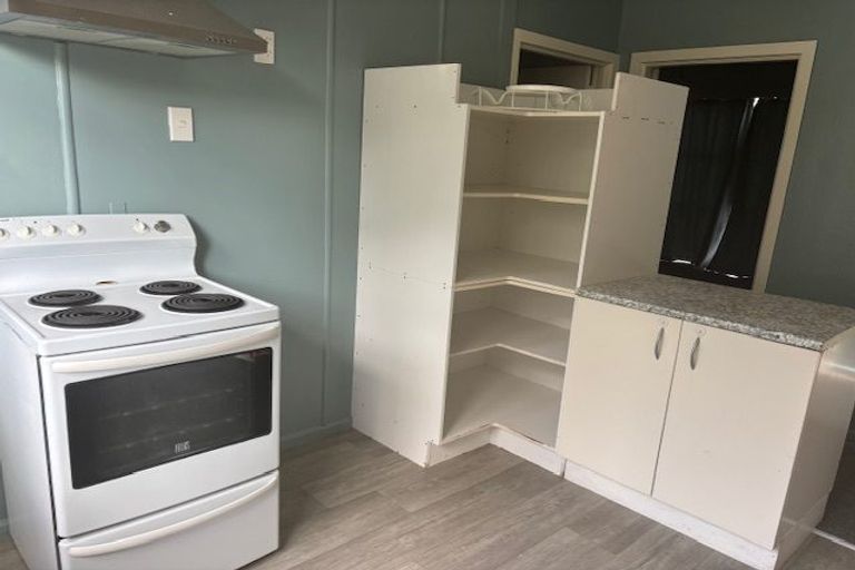 Photo of property in 15 Miller Road, Mangere Bridge, Auckland, 2022