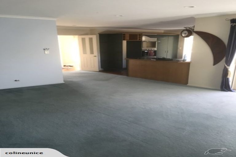 Photo of property in 30 Newinn Crescent, East Tamaki Heights, Auckland, 2016