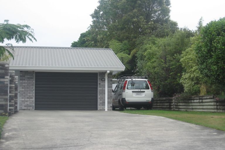 Photo of property in 16 Mcbeth Drive, Te Puke, 3119
