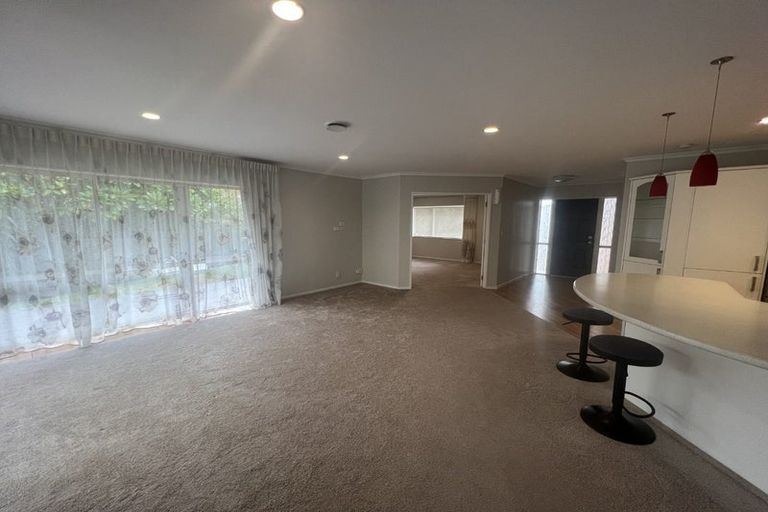 Photo of property in 36 Kinleith Way, Albany, Auckland, 0632