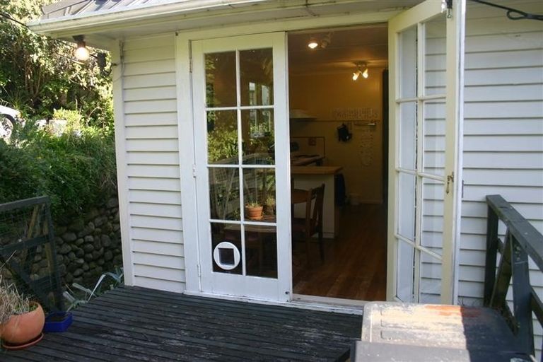 Photo of property in 16 Victory Avenue, Karori, Wellington, 6012