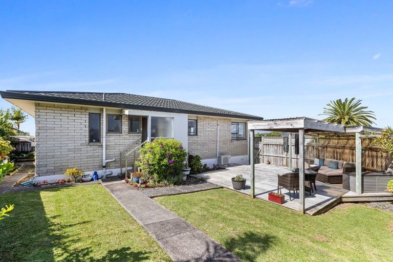 Photo of property in 2/38 Albatross Road, Red Beach, 0932
