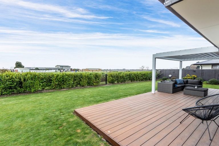 Photo of property in 20 Pistacia Place, Hornby, Christchurch, 8025