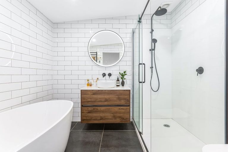 Photo of property in 18 Cuba Street, Petone, Lower Hutt, 5012