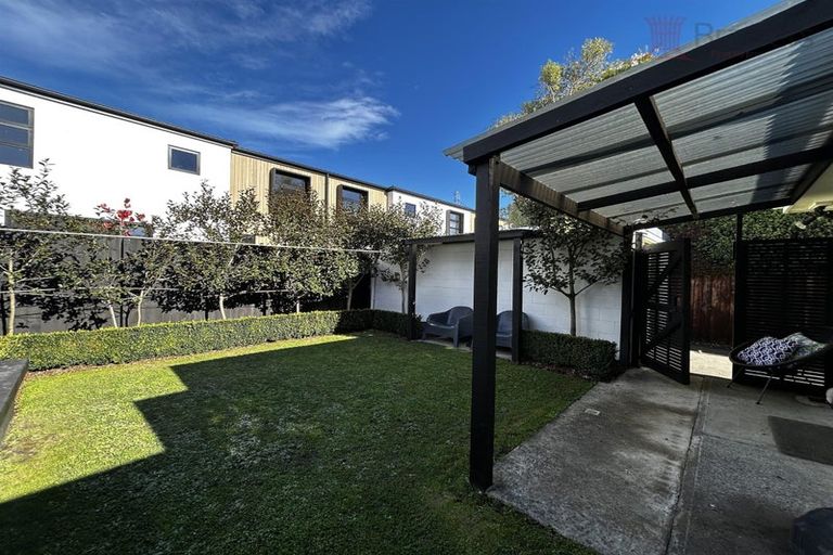 Photo of property in 4/16 Oxley Avenue, St Albans, Christchurch, 8014