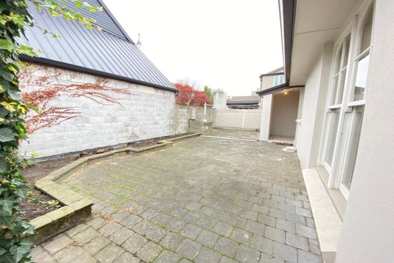Photo of property in 17 Woodford Terrace, Ilam, Christchurch, 8053