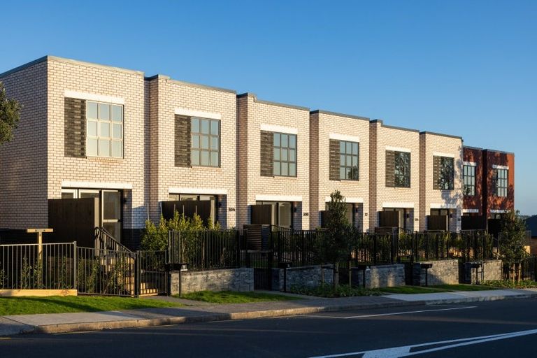 Photo of property in 15 Fencible Drive, Howick, Auckland, 2014