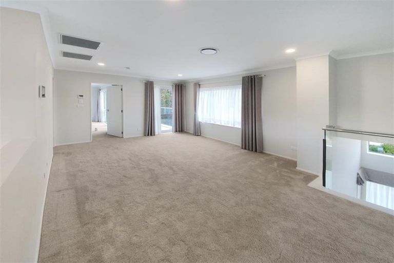Photo of property in 9 Moko Lane, Greenhithe, Auckland, 0632