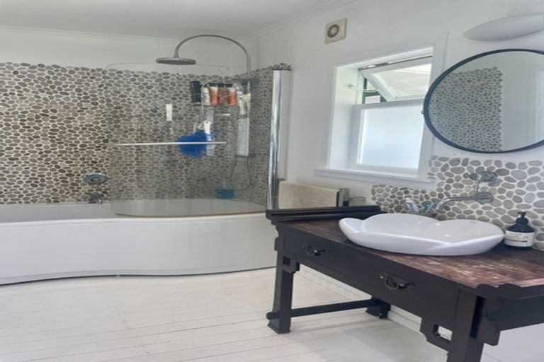 Photo of property in 20 Jean Place, Stanmore Bay, Whangaparaoa, 0932